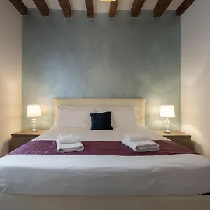 venice-cera-ca-de-la-mandola.hotelslidodijesolo.com/