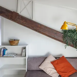 https://newly-renovated-flat-in-fiera-area.it-lombardy.com